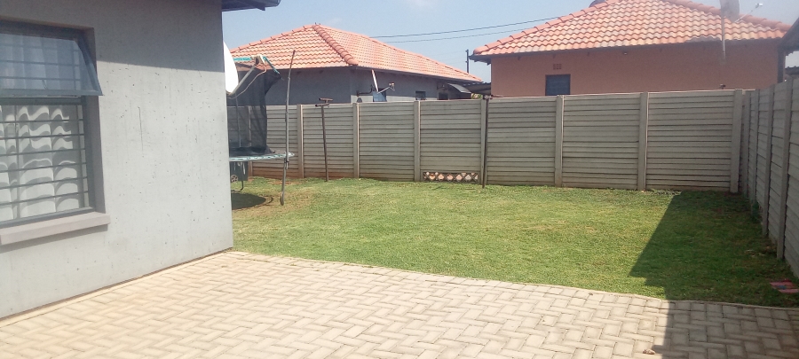 3 Bedroom Property for Sale in Protea Glen Gauteng