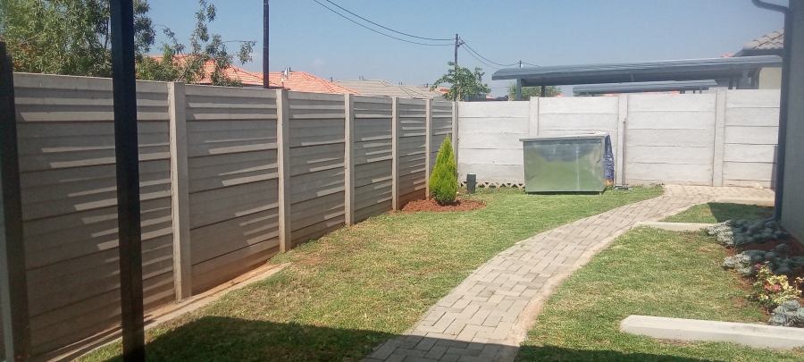 3 Bedroom Property for Sale in Protea Glen Gauteng