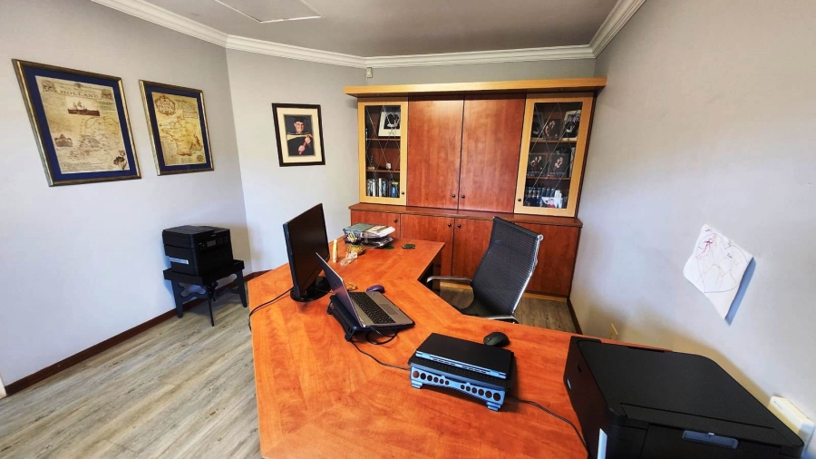 5 Bedroom Property for Sale in Eldoraigne Gauteng