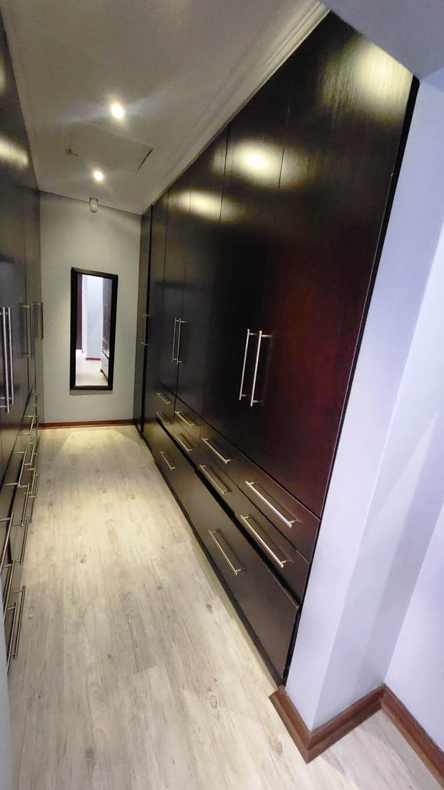 5 Bedroom Property for Sale in Eldoraigne Gauteng