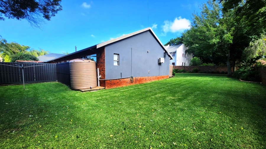 5 Bedroom Property for Sale in Eldoraigne Gauteng