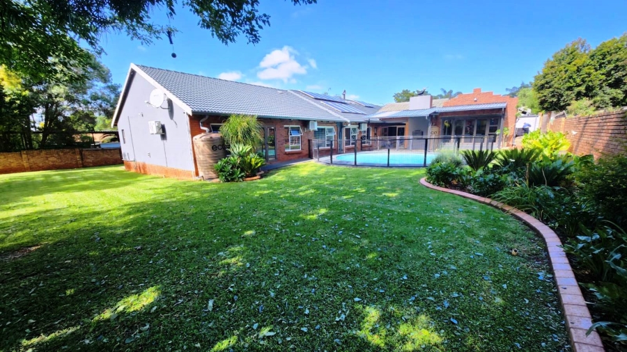 5 Bedroom Property for Sale in Eldoraigne Gauteng