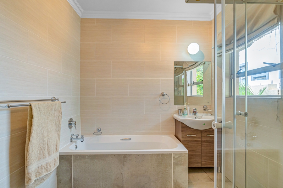 4 Bedroom Property for Sale in Kyalami Estates Gauteng