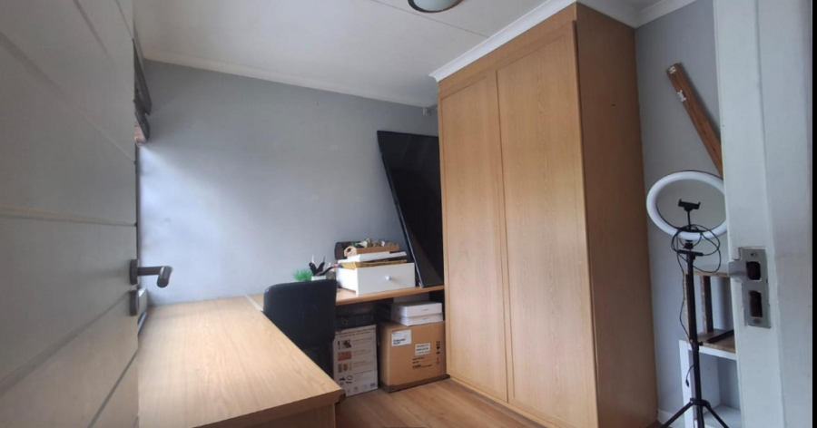 4 Bedroom Property for Sale in Kloofendal Gauteng