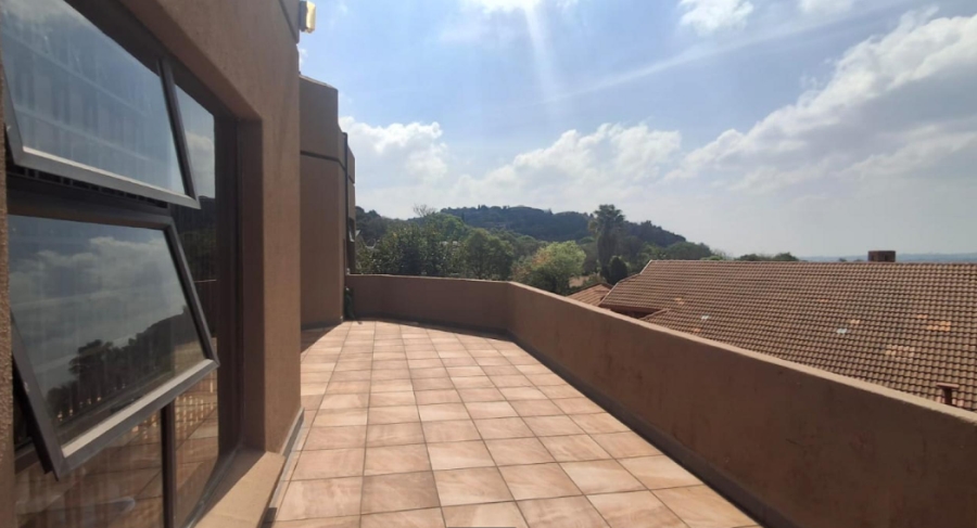 4 Bedroom Property for Sale in Kloofendal Gauteng