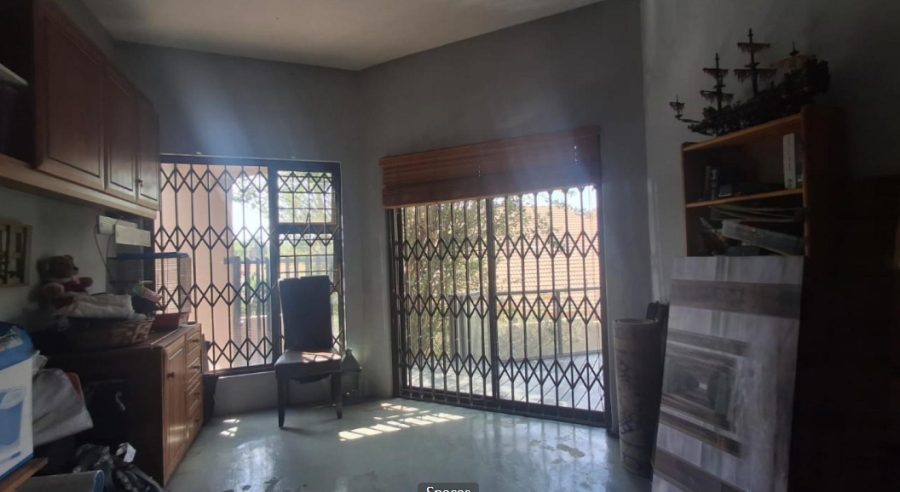 4 Bedroom Property for Sale in Kloofendal Gauteng