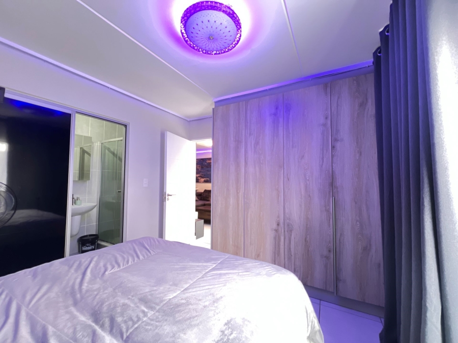 2 Bedroom Property for Sale in Mooikloof Gauteng