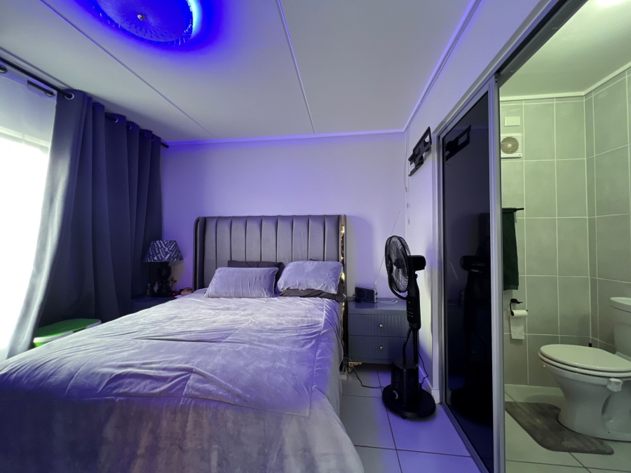 2 Bedroom Property for Sale in Mooikloof Gauteng