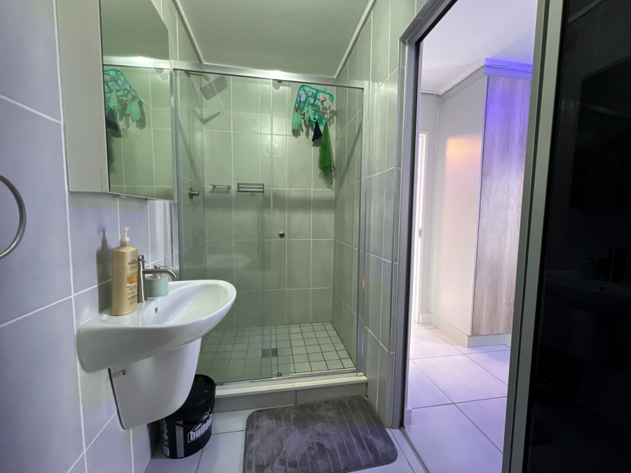 2 Bedroom Property for Sale in Mooikloof Gauteng