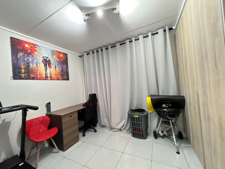 2 Bedroom Property for Sale in Mooikloof Gauteng