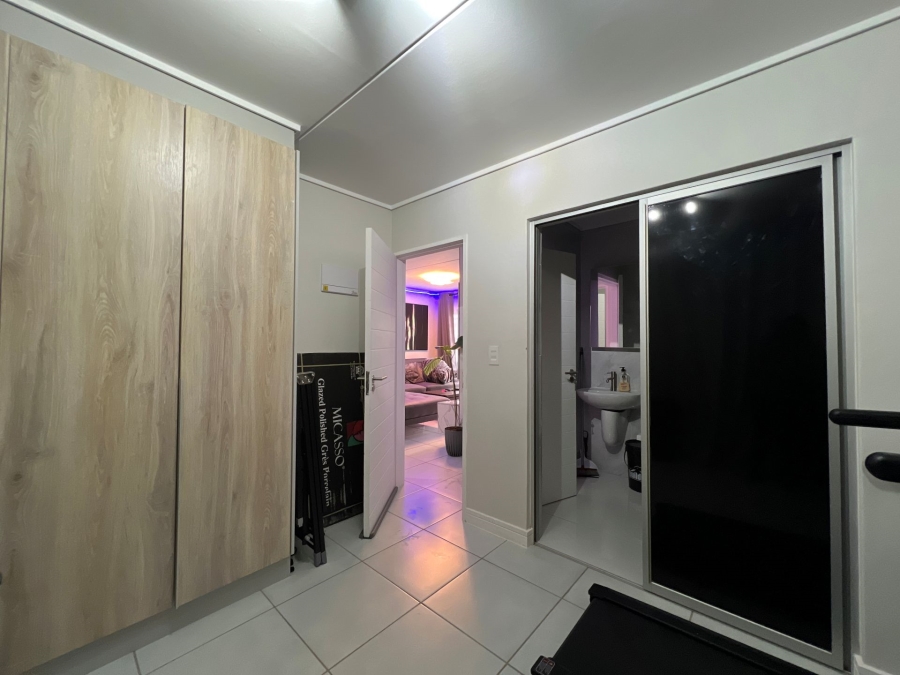 2 Bedroom Property for Sale in Mooikloof Gauteng