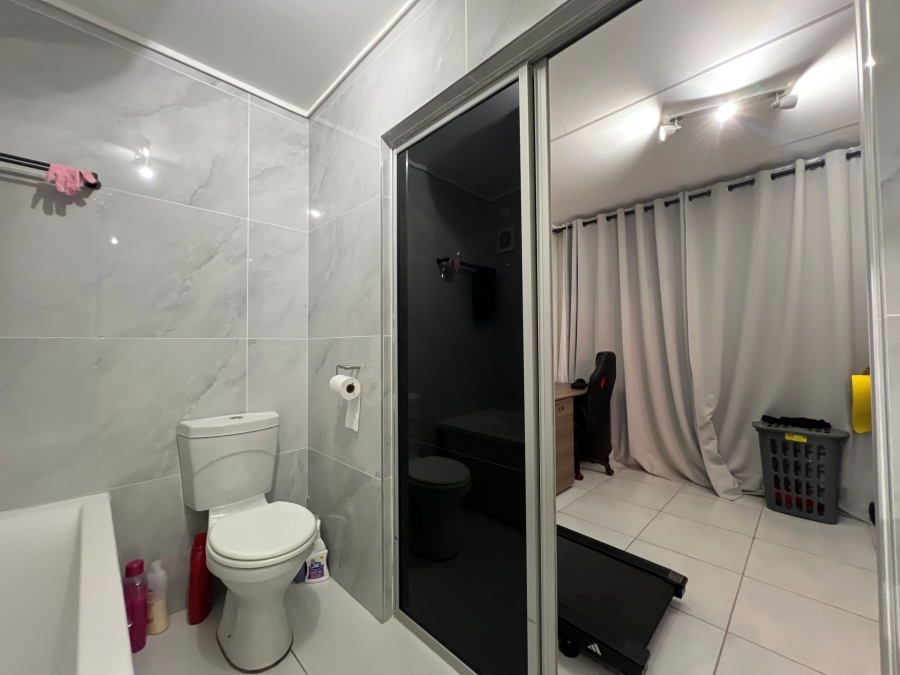 2 Bedroom Property for Sale in Mooikloof Gauteng