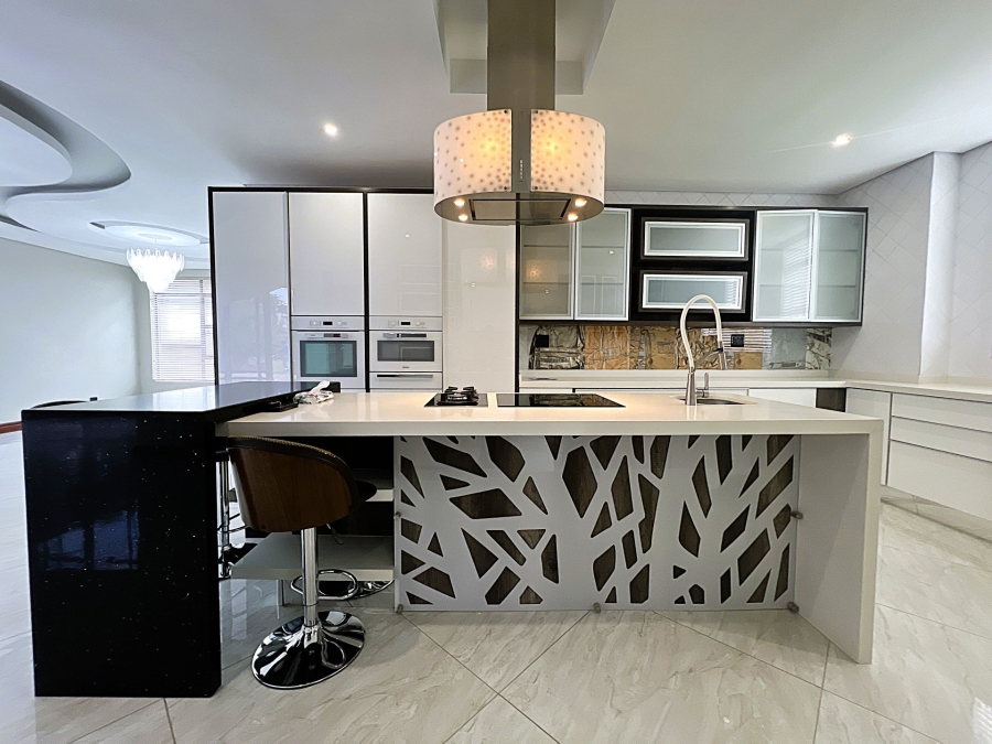 5 Bedroom Property for Sale in Lombardy Estate Gauteng