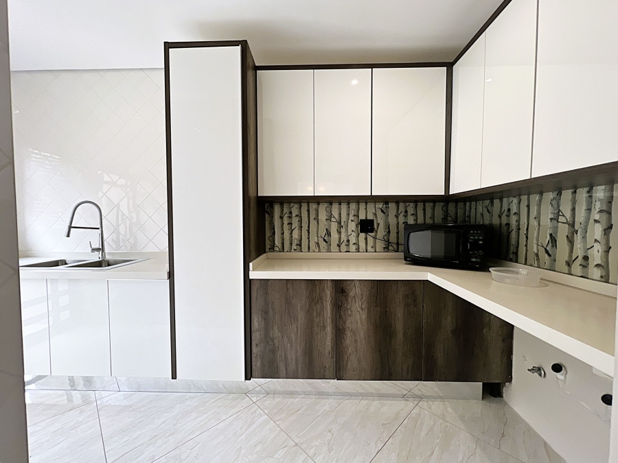 5 Bedroom Property for Sale in Lombardy Estate Gauteng