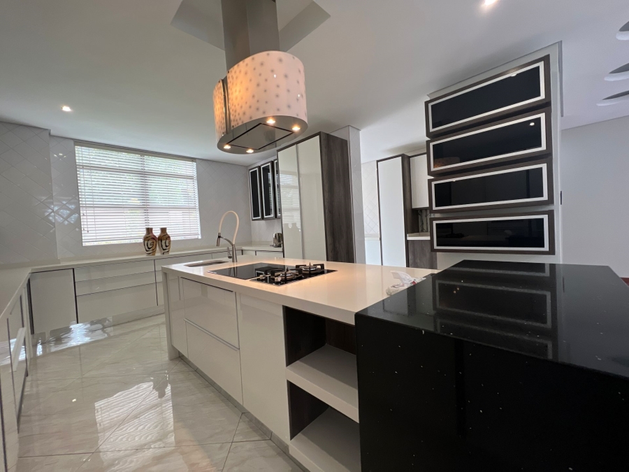 5 Bedroom Property for Sale in Lombardy Estate Gauteng