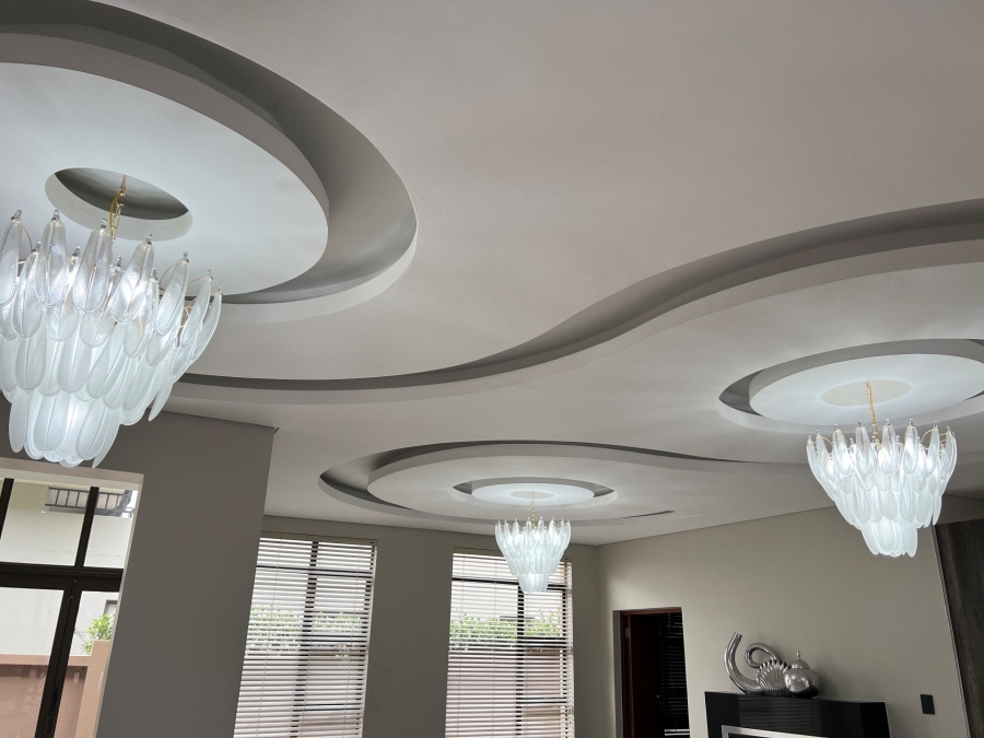 5 Bedroom Property for Sale in Lombardy Estate Gauteng