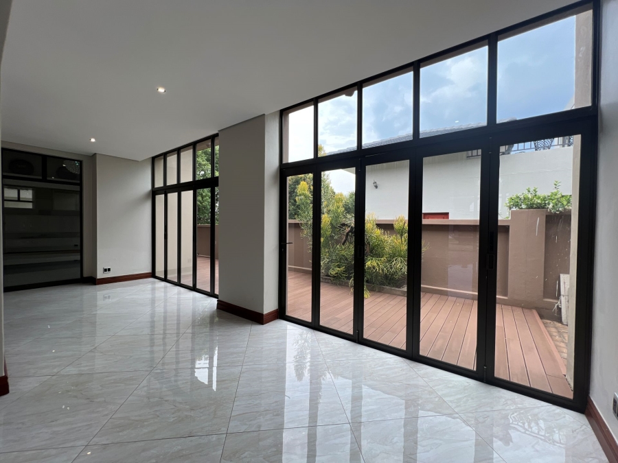 5 Bedroom Property for Sale in Lombardy Estate Gauteng