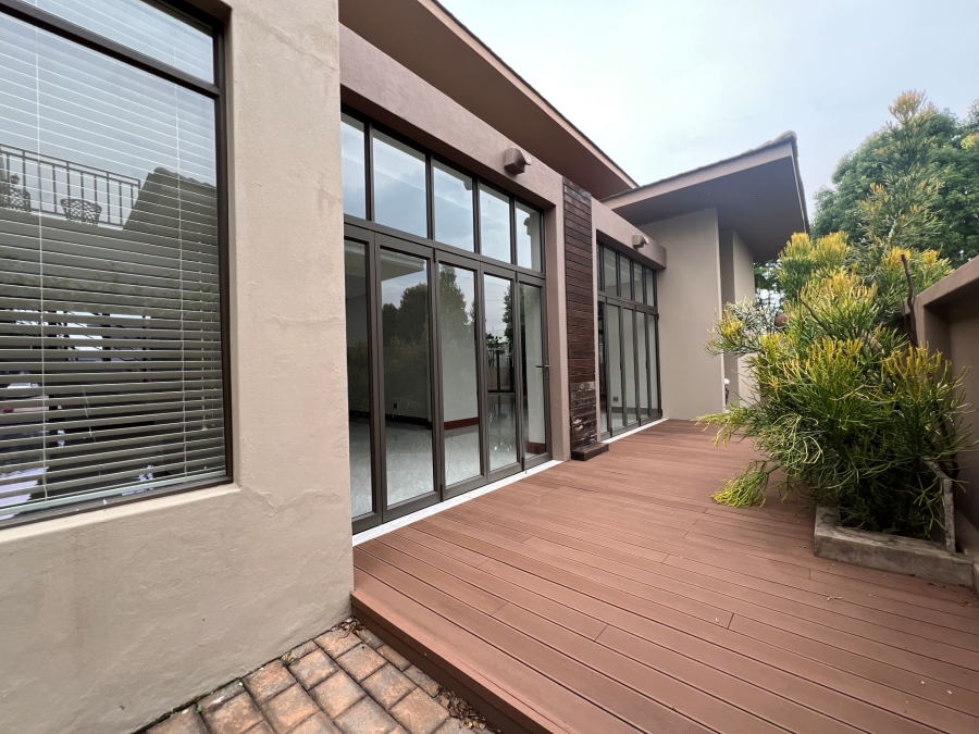 5 Bedroom Property for Sale in Lombardy Estate Gauteng