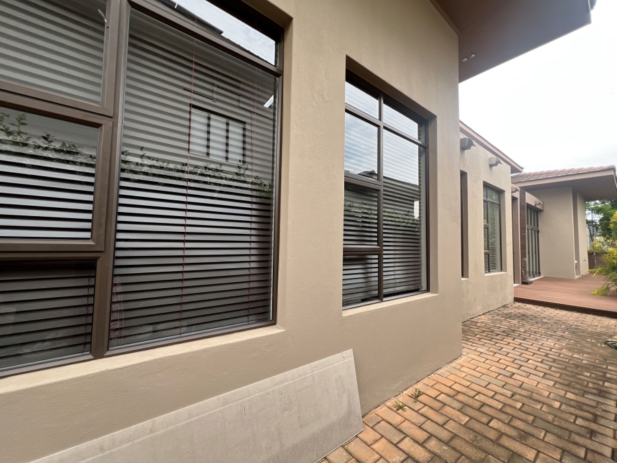 5 Bedroom Property for Sale in Lombardy Estate Gauteng