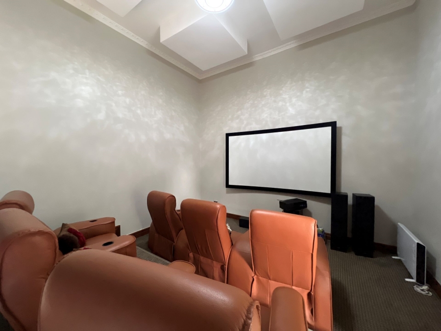 5 Bedroom Property for Sale in Lombardy Estate Gauteng