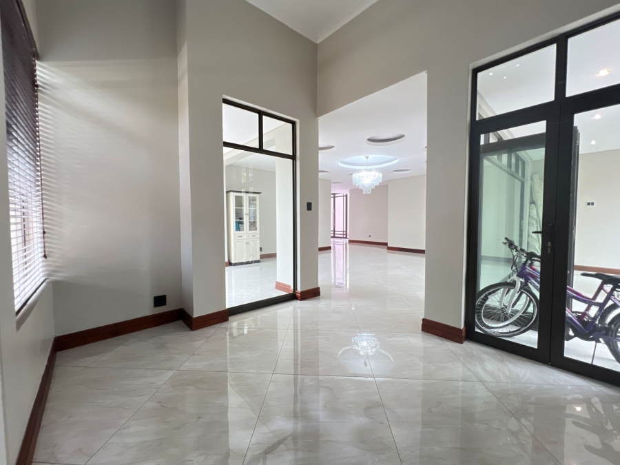 5 Bedroom Property for Sale in Lombardy Estate Gauteng