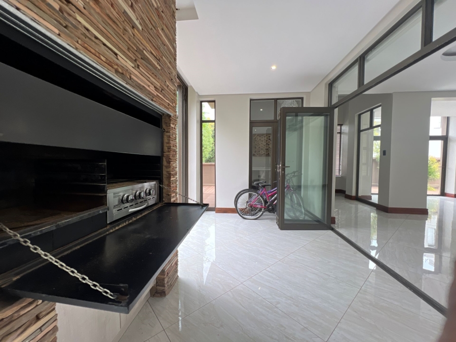 5 Bedroom Property for Sale in Lombardy Estate Gauteng