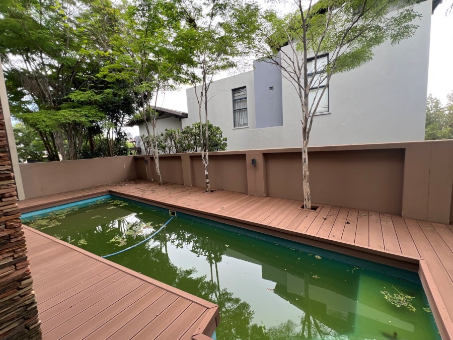 5 Bedroom Property for Sale in Lombardy Estate Gauteng