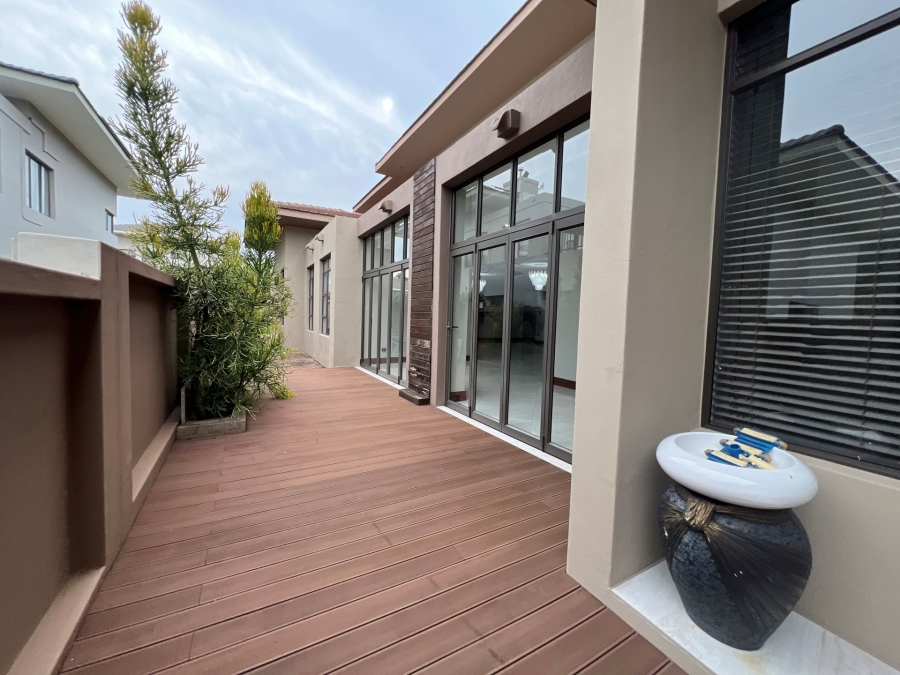 5 Bedroom Property for Sale in Lombardy Estate Gauteng