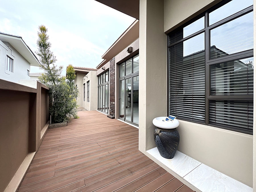 5 Bedroom Property for Sale in Lombardy Estate Gauteng