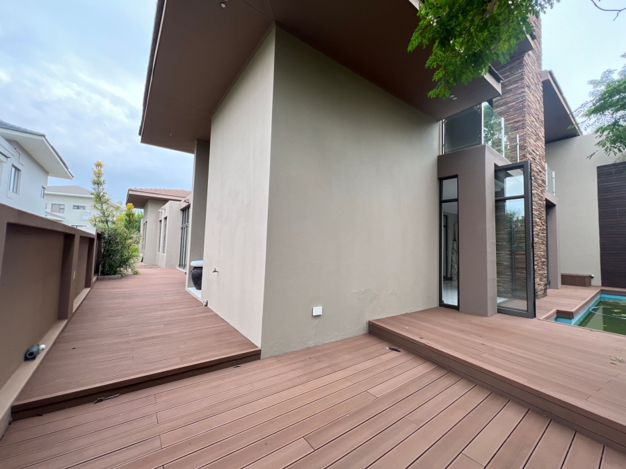 5 Bedroom Property for Sale in Lombardy Estate Gauteng