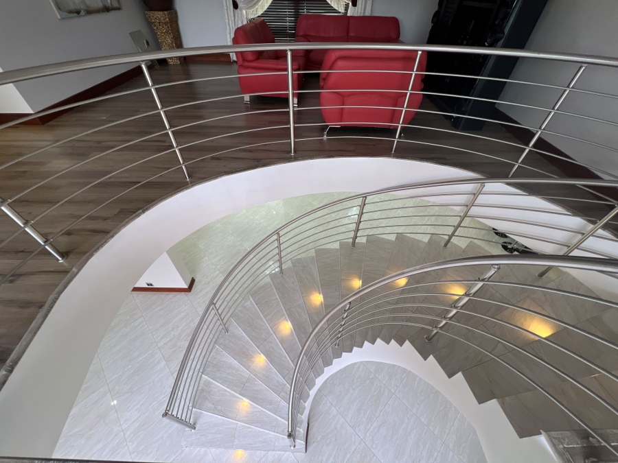 5 Bedroom Property for Sale in Lombardy Estate Gauteng