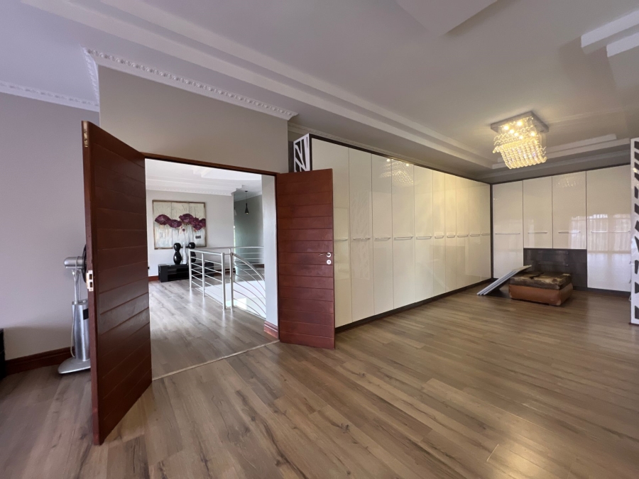 5 Bedroom Property for Sale in Lombardy Estate Gauteng
