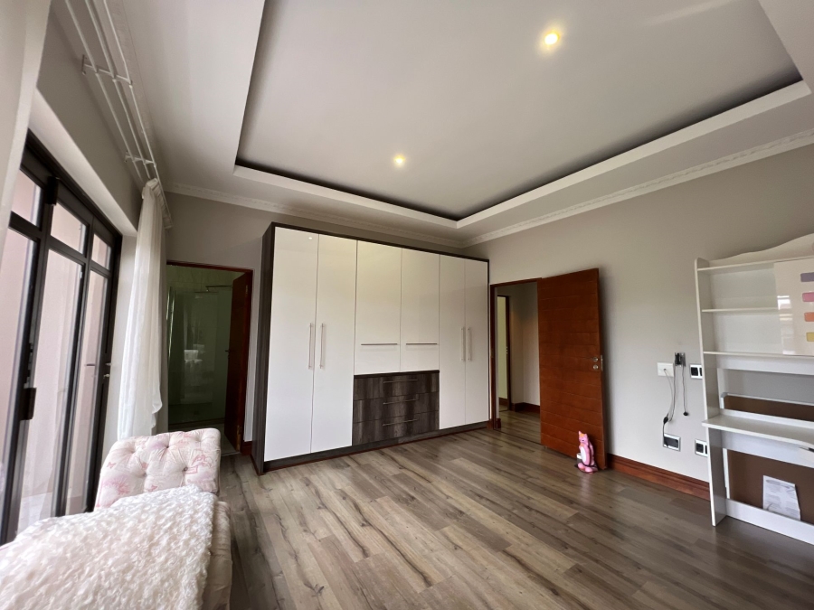 5 Bedroom Property for Sale in Lombardy Estate Gauteng