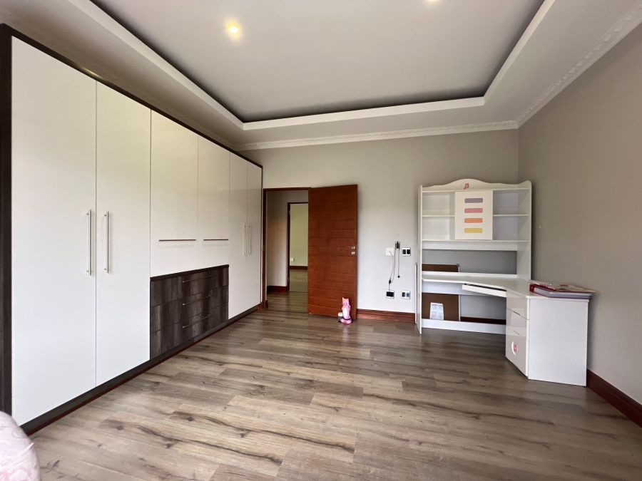 5 Bedroom Property for Sale in Lombardy Estate Gauteng