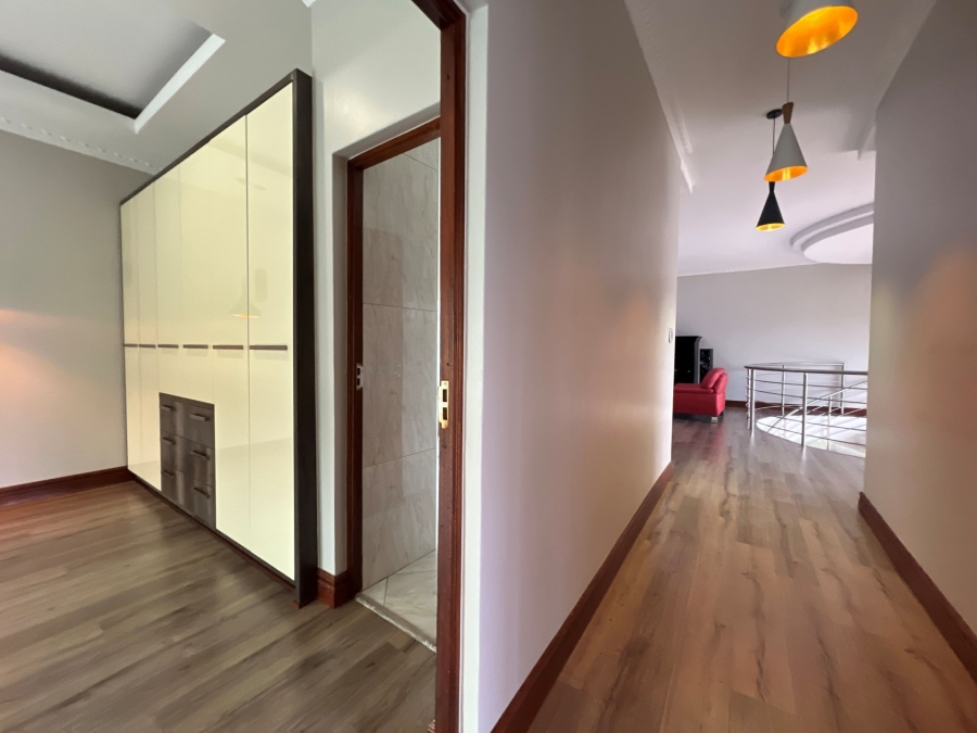 5 Bedroom Property for Sale in Lombardy Estate Gauteng