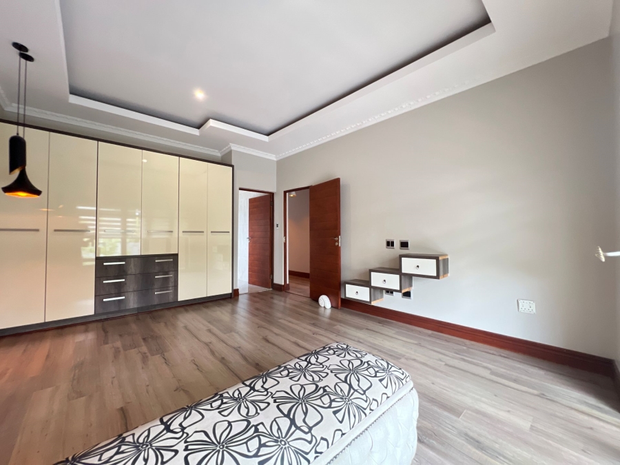 5 Bedroom Property for Sale in Lombardy Estate Gauteng