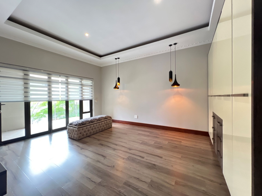 5 Bedroom Property for Sale in Lombardy Estate Gauteng