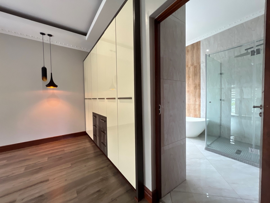 5 Bedroom Property for Sale in Lombardy Estate Gauteng