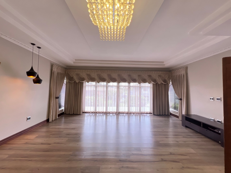 5 Bedroom Property for Sale in Lombardy Estate Gauteng