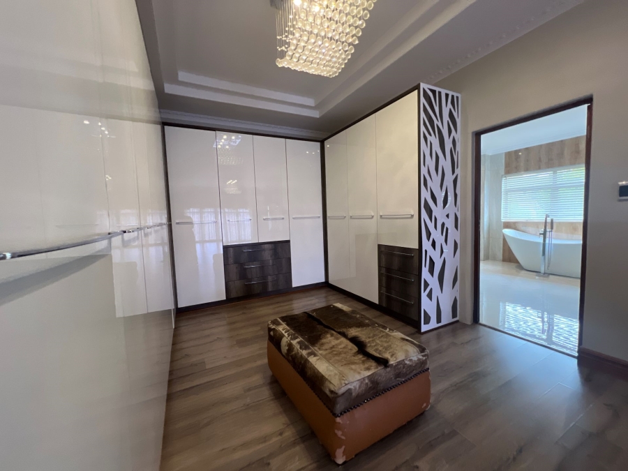 5 Bedroom Property for Sale in Lombardy Estate Gauteng