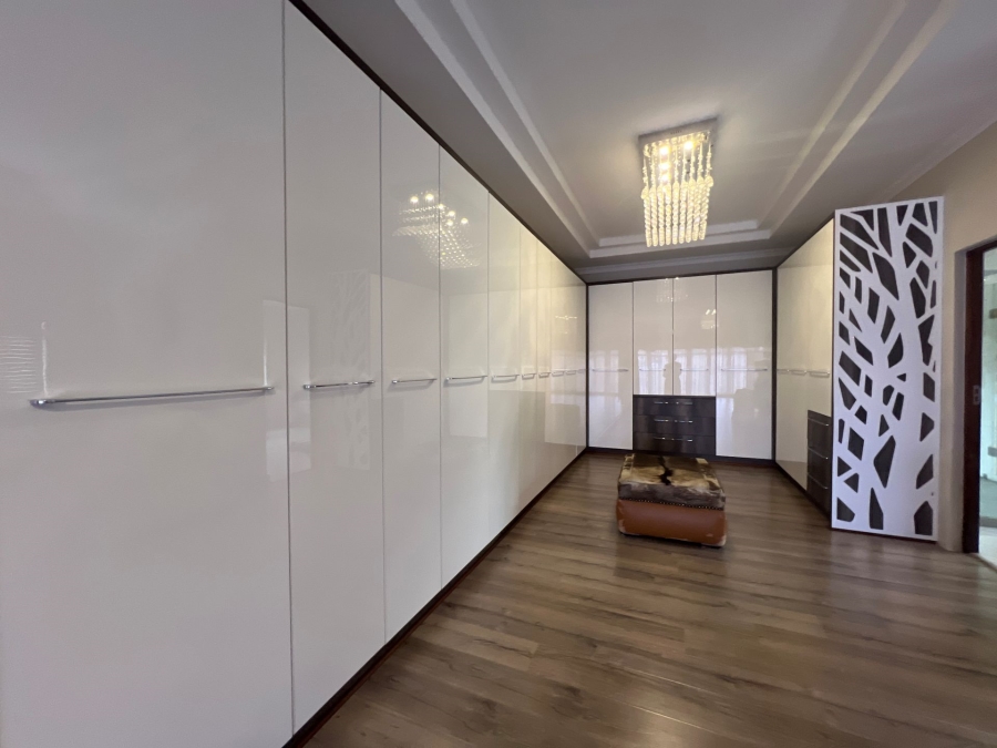 5 Bedroom Property for Sale in Lombardy Estate Gauteng