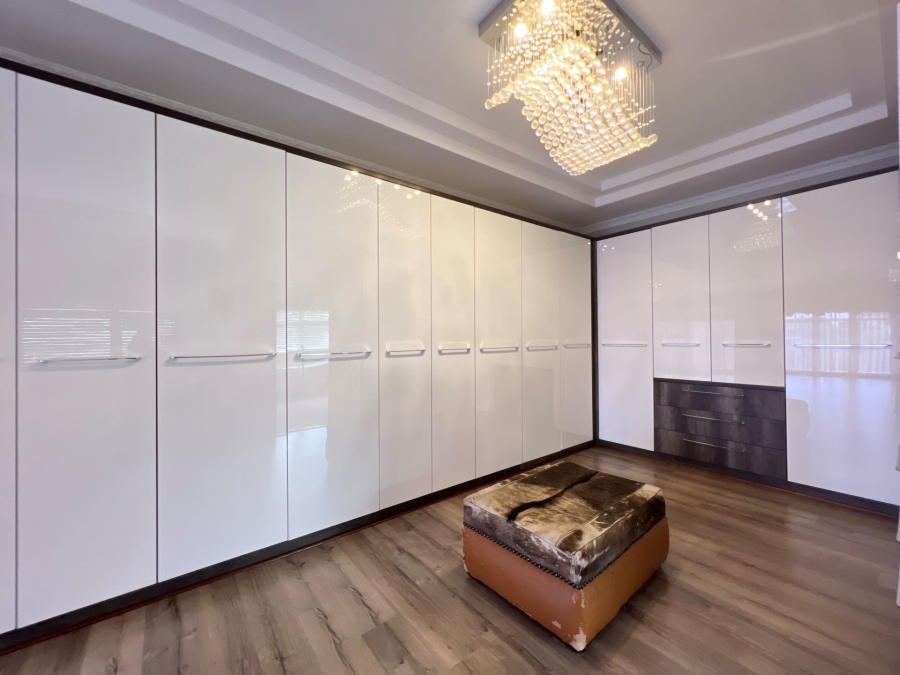 5 Bedroom Property for Sale in Lombardy Estate Gauteng