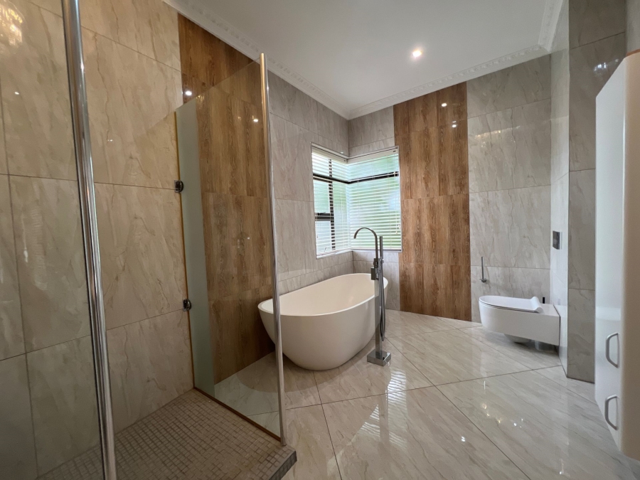 5 Bedroom Property for Sale in Lombardy Estate Gauteng