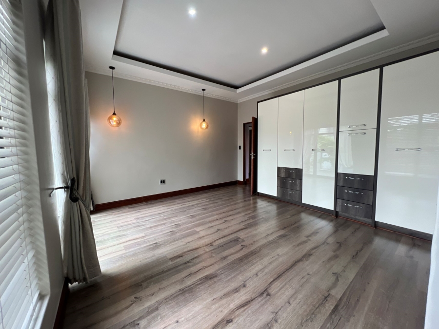 5 Bedroom Property for Sale in Lombardy Estate Gauteng