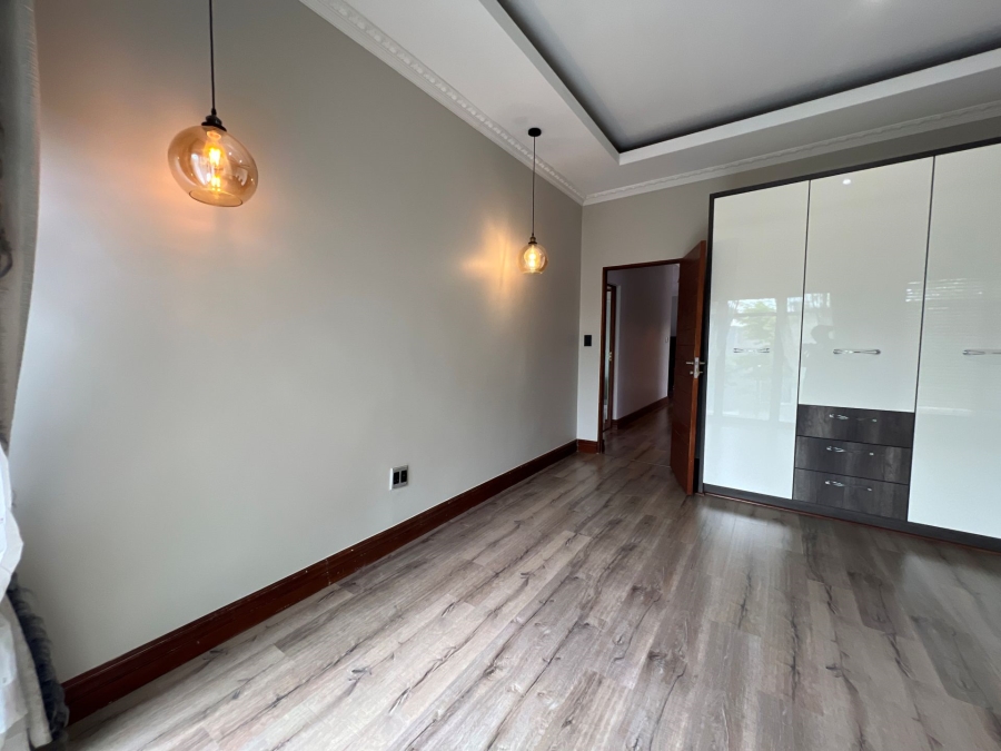 5 Bedroom Property for Sale in Lombardy Estate Gauteng