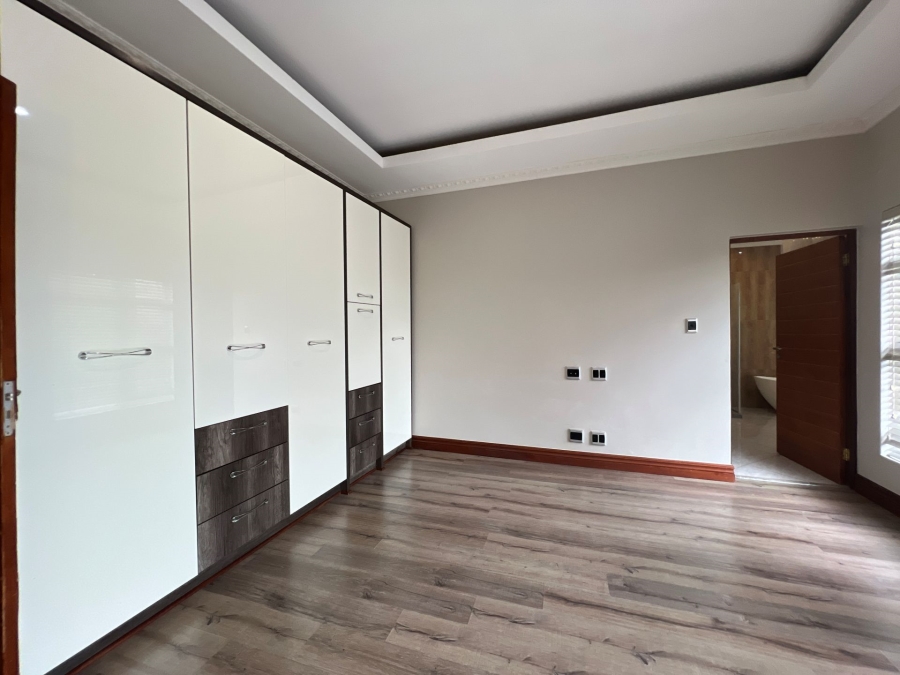 5 Bedroom Property for Sale in Lombardy Estate Gauteng