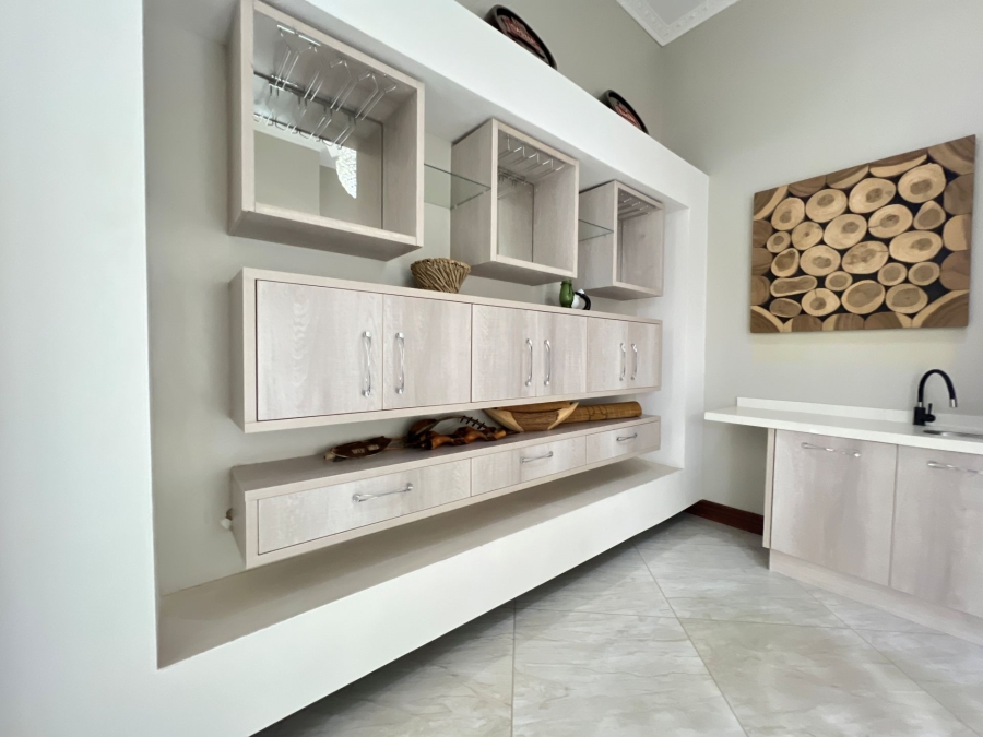 5 Bedroom Property for Sale in Lombardy Estate Gauteng