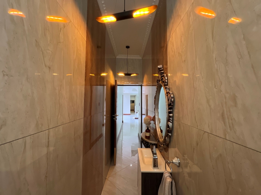 5 Bedroom Property for Sale in Lombardy Estate Gauteng