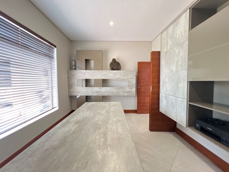 5 Bedroom Property for Sale in Lombardy Estate Gauteng