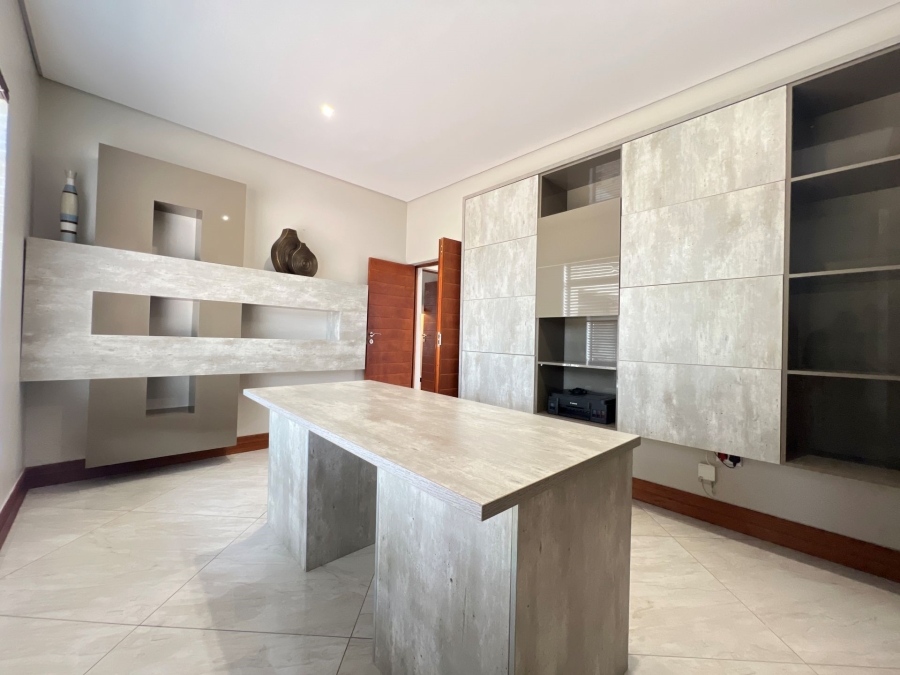 5 Bedroom Property for Sale in Lombardy Estate Gauteng